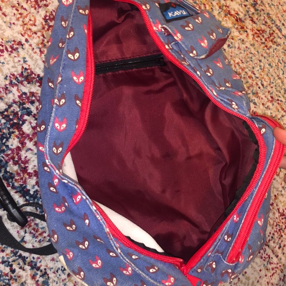 Kavu Fox Trot Limited Edition Crossbody Backpack - Picture 4 of 7